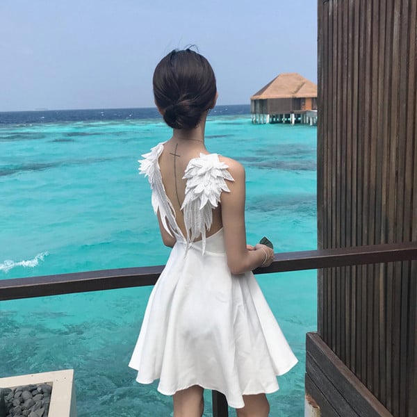 Rochie de dama actuala - model croiat in alb si negru