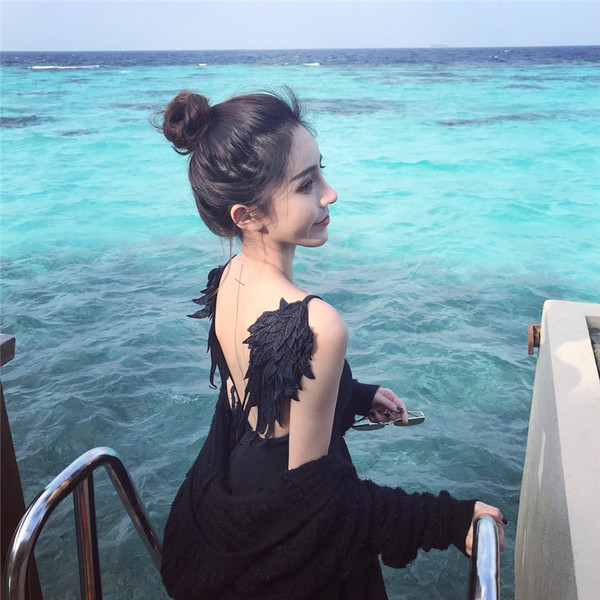 Rochie de dama actuala - model croiat in alb si negru