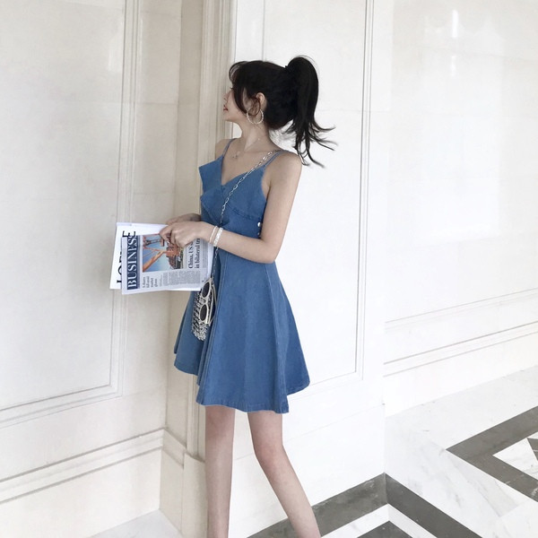 Rochie de dama actuala din denim cu bretele subtiri