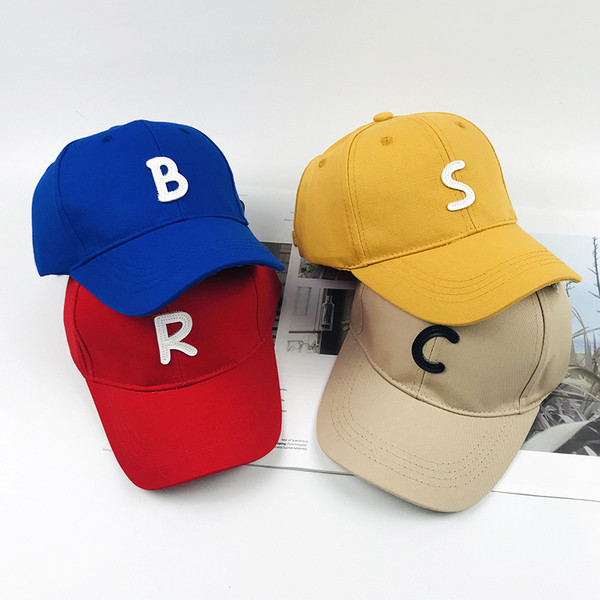 Palarie casual pentru copii cu vizor si broderie in mai multe culori