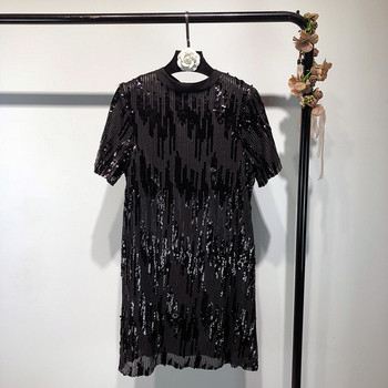 Rochie neagra de dama moderna cu paiete si decolteu oval