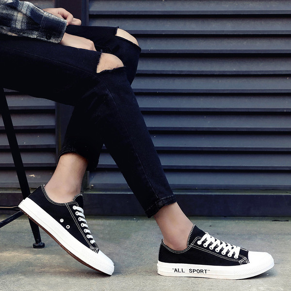 Adidași casual pentru bărbați în alb și negru cu inscripție