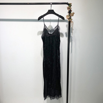 Rochie neagra lunga moderna cu bretele subtiri si dantela