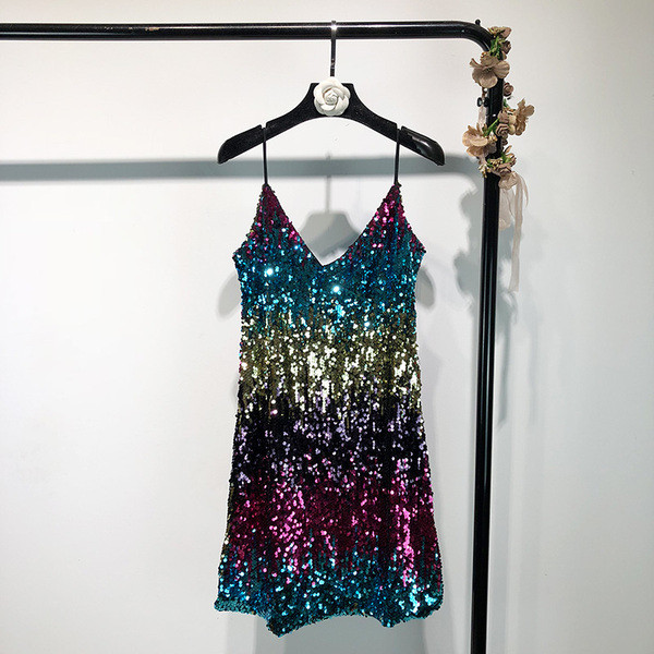 Rochie moderna scurta de dama cu bretele subtiri si paiete