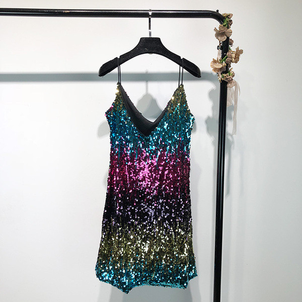 Rochie moderna scurta de dama cu bretele subtiri si paiete