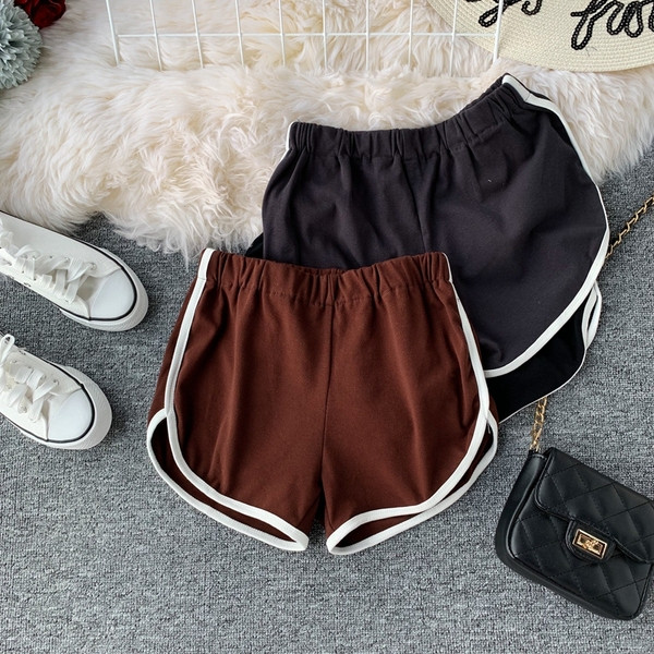 Pantaloni scurți casual dama cu elastic in trei culori