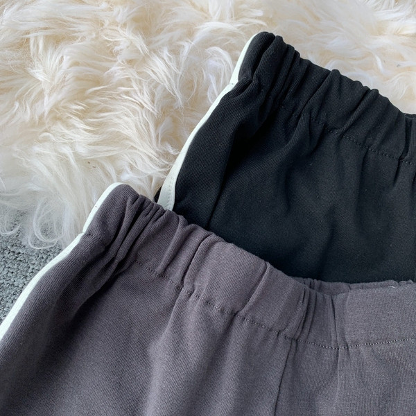 Pantaloni scurți casual dama cu elastic in trei culori