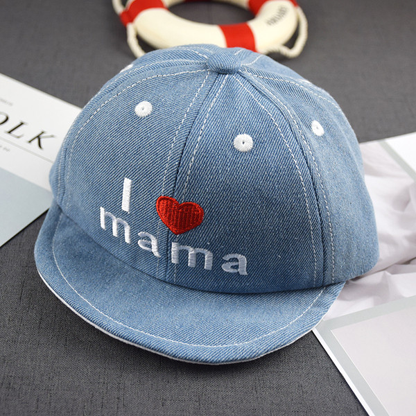 Palarie pentru copii cu broderie colorata in trei culori