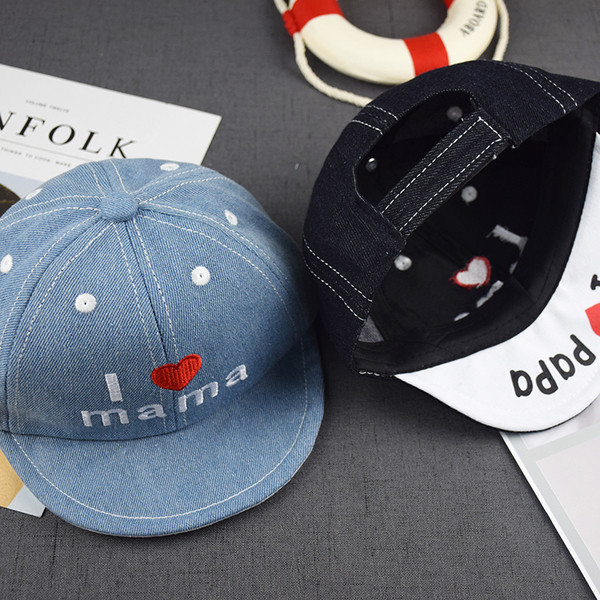 Palarie pentru copii cu broderie colorata in trei culori