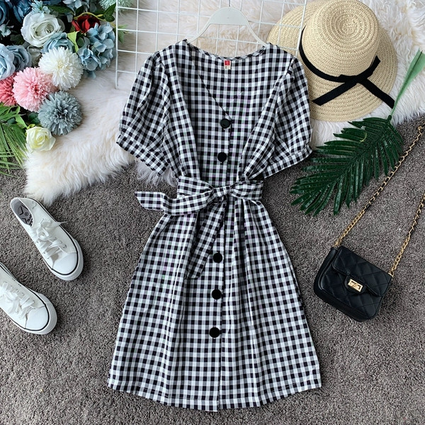 Rochie dama in carouri cu nasturi in mai multe culori