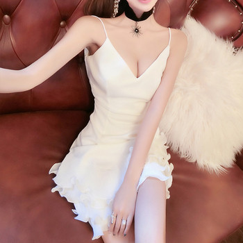 Rochie elegantă de damă în alb, cu bretele subțiri