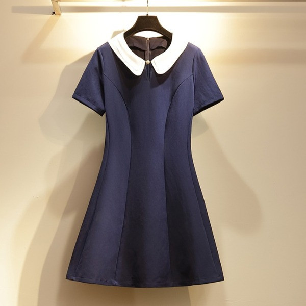 Rochie elegantă de damă cu mâneci scurte și guler în albastru