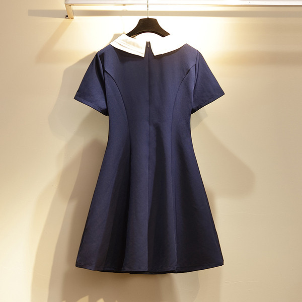 Rochie elegantă de damă cu mâneci scurte și guler în albastru