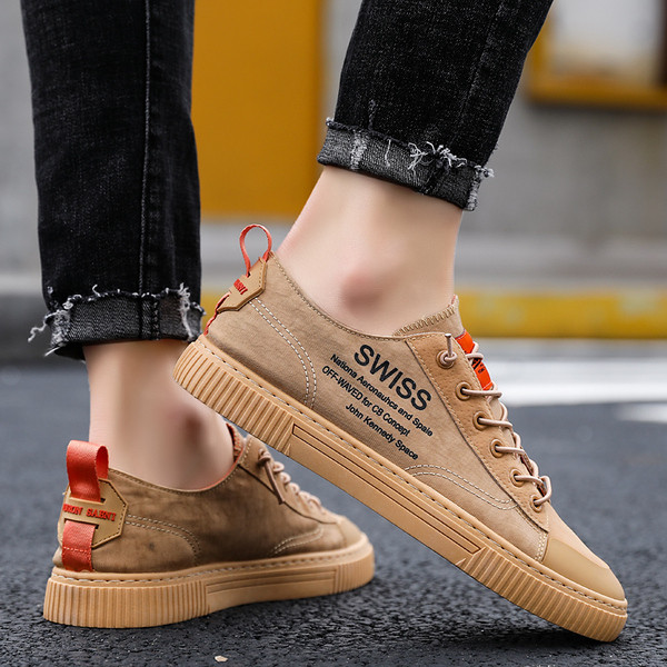 Adidași moderni pentru bărbați în patru culori cu inscripții