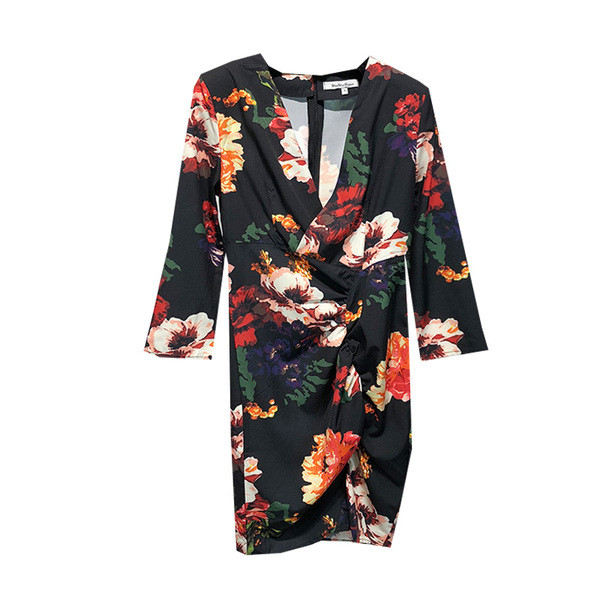 Rochie cu decolteu în V adânc și mâneci 3/4 cu model floral