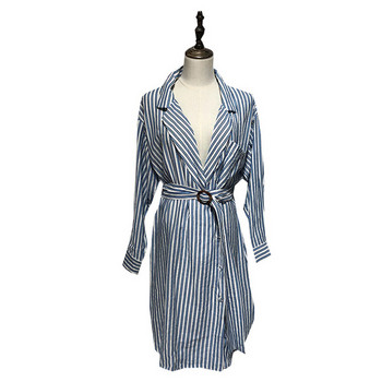 Rochie cu dungi cu decolteu în V adânc și mâneci lungi