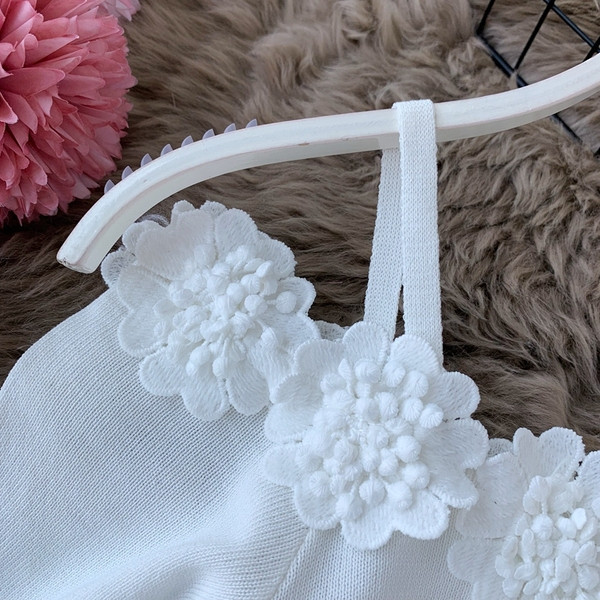 Bluză de damă cu mâneci scurte și flori în trei culori