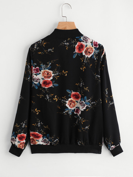 Ежедневно лятно яке с флорален мотив в бял и черен цвят 