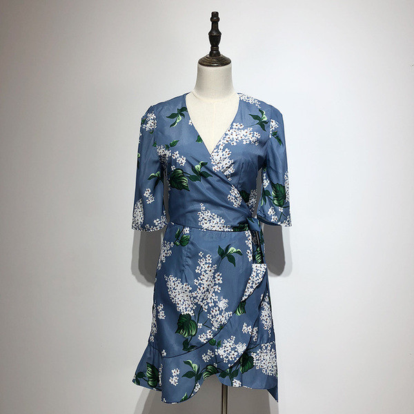 Rochie scurta de dama in albastru cu model floral