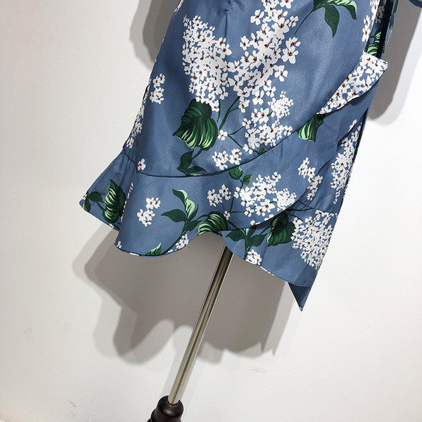 Rochie scurta de dama in albastru cu model floral