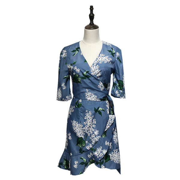 Rochie scurta de dama in albastru cu model floral