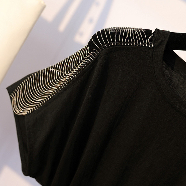 Model modern de rochie de dama cu curea neagra