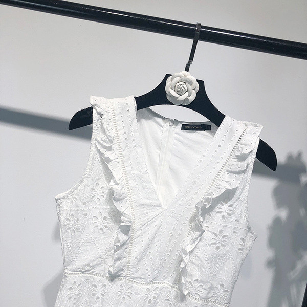 Rochie de dama cu bretele late in alb cu dantela