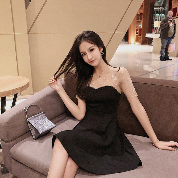 Rochie eleganta de dama cu maneca scurta de culoare neagra - model croiat