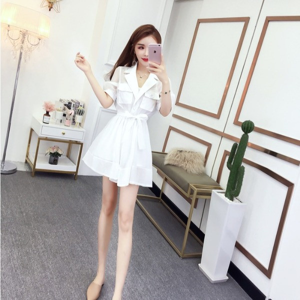 Rochie de dama actuala in alb si negru - model croiat