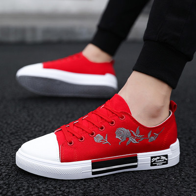 Tenisi actuali pentru bărbați în negru și roșu cu broderie