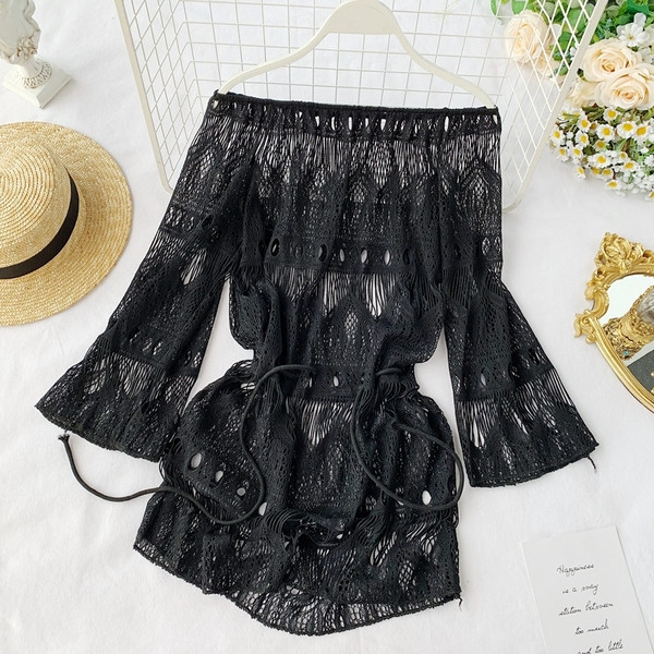 Pareo de damă modern cu o legătură în alb și negru