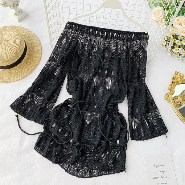 Pareo de damă modern cu o legătură în alb și negru