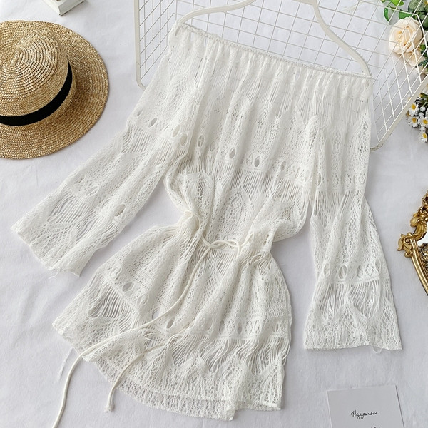 Pareo de damă modern cu o legătură în alb și negru