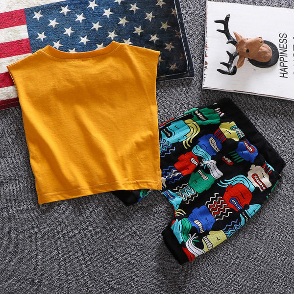 Set copii model nou pentru baieti maiou + pantaloni in doua culori