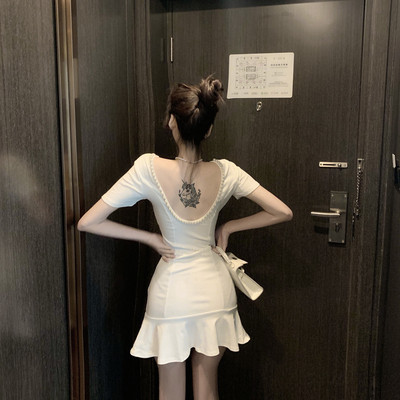 Rochie moderna de dama in alb-negru cu perle decorative