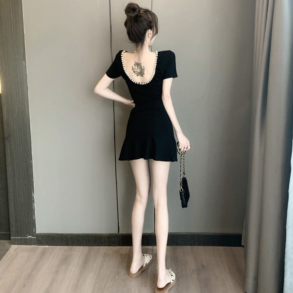 Rochie moderna de dama in alb-negru cu perle decorative