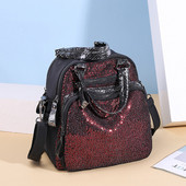Rucsac actual de damă în roșu și negru