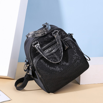 Rucsac actual de damă în roșu și negru