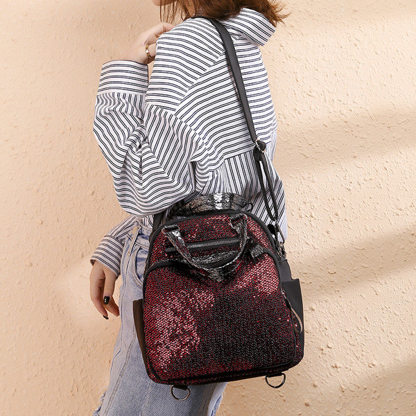 Rucsac actual de damă în roșu și negru