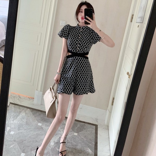 Rochie de dama actuala - model croiat cu maneca scurta