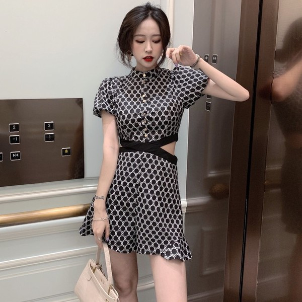 Rochie de dama actuala - model croiat cu maneca scurta