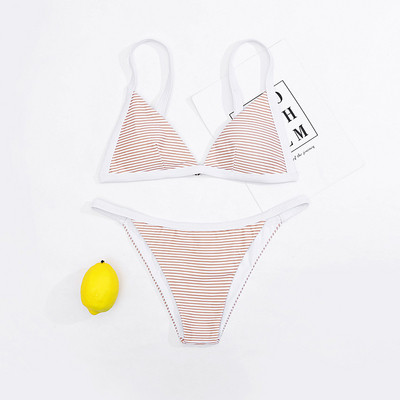 Costum de baie cu dungi din două piese cu top triunghiular