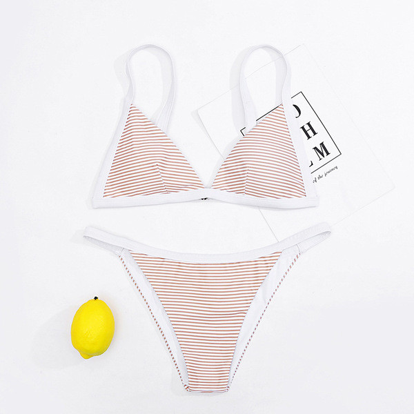 Costum de baie cu dungi din două piese cu top triunghiular