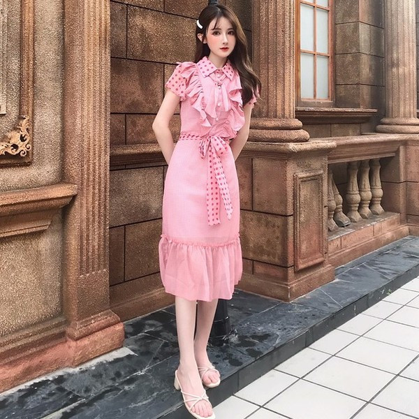 Rochie de dama actuala in roz cu curea