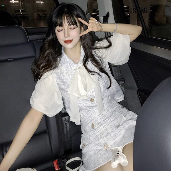 Rochie de dama actuala in carouri in doua culori