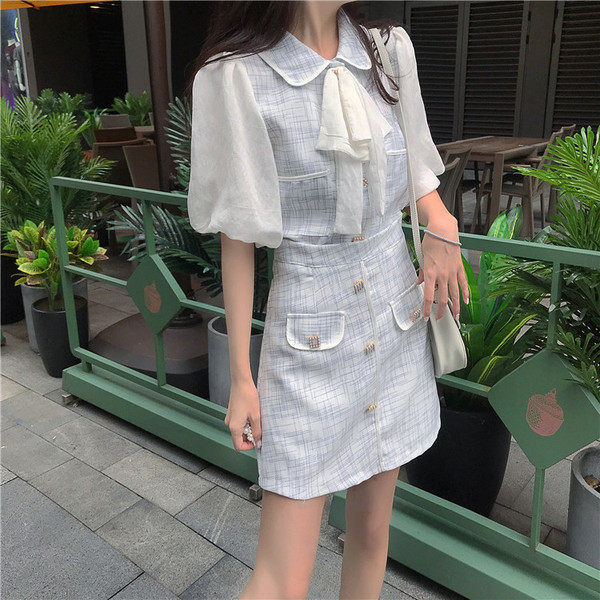 Rochie de dama actuala in carouri in doua culori