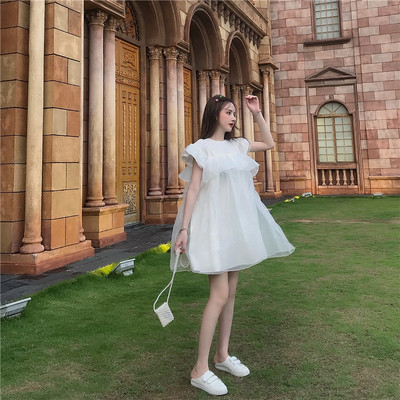 Rochie elegantă de damă în alb cu tul