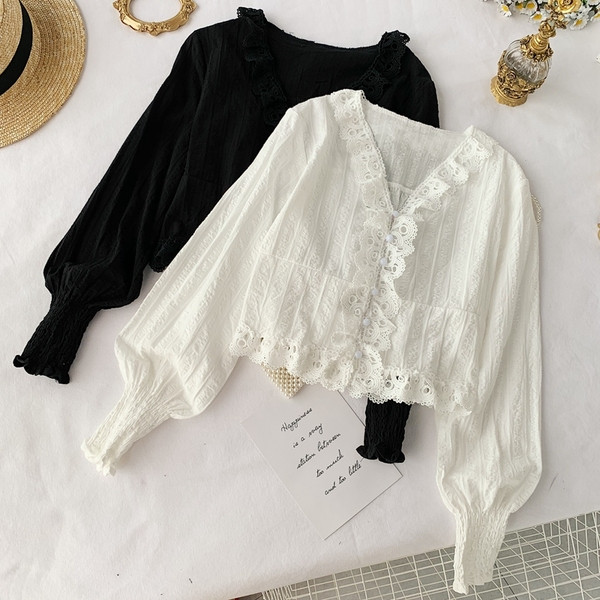 Cămașă elegantă de damă cu decolteu în V în alb-negru