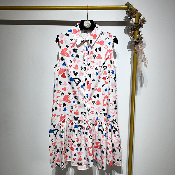 Rochie scurta de dama cu guler clasic si aplicatie - inima