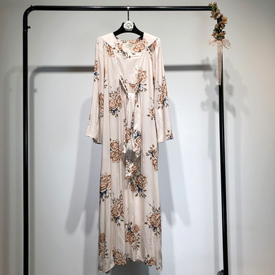 Rochie larga si lunga in alb cu model floral